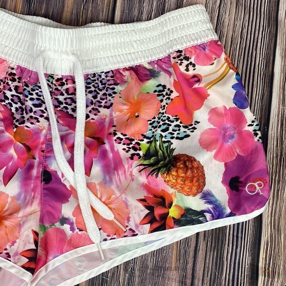 Op Woman’s Swim Shots - Picture 2 of 8